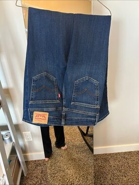 Levi's Dark Blue Bootcut Jeans with Signature Back Pockets